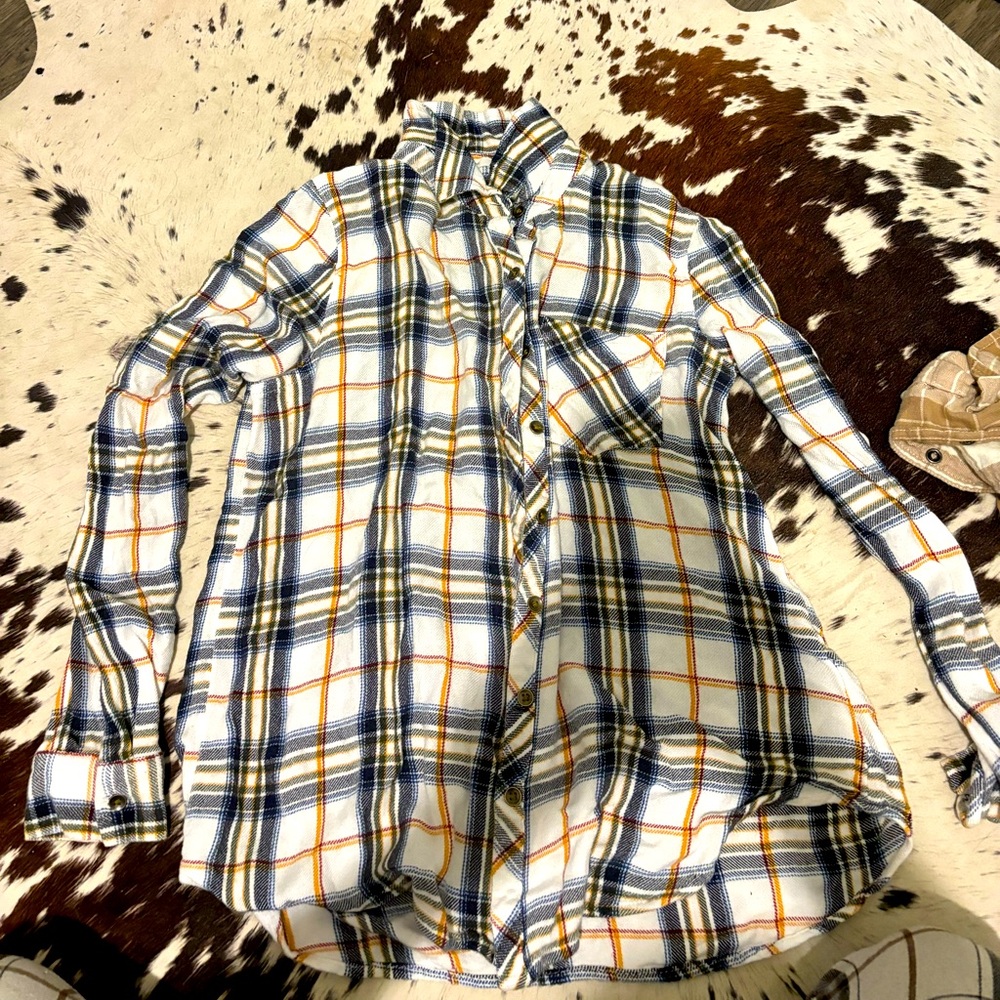 Maurices size small; blue, yellow, red, grey and white flannel.
